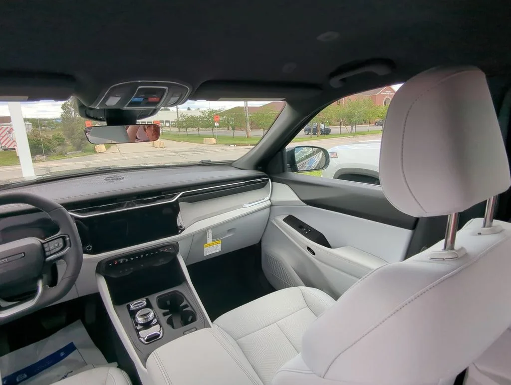 2026 Jeep Cherokee Laredo - Photo 11
