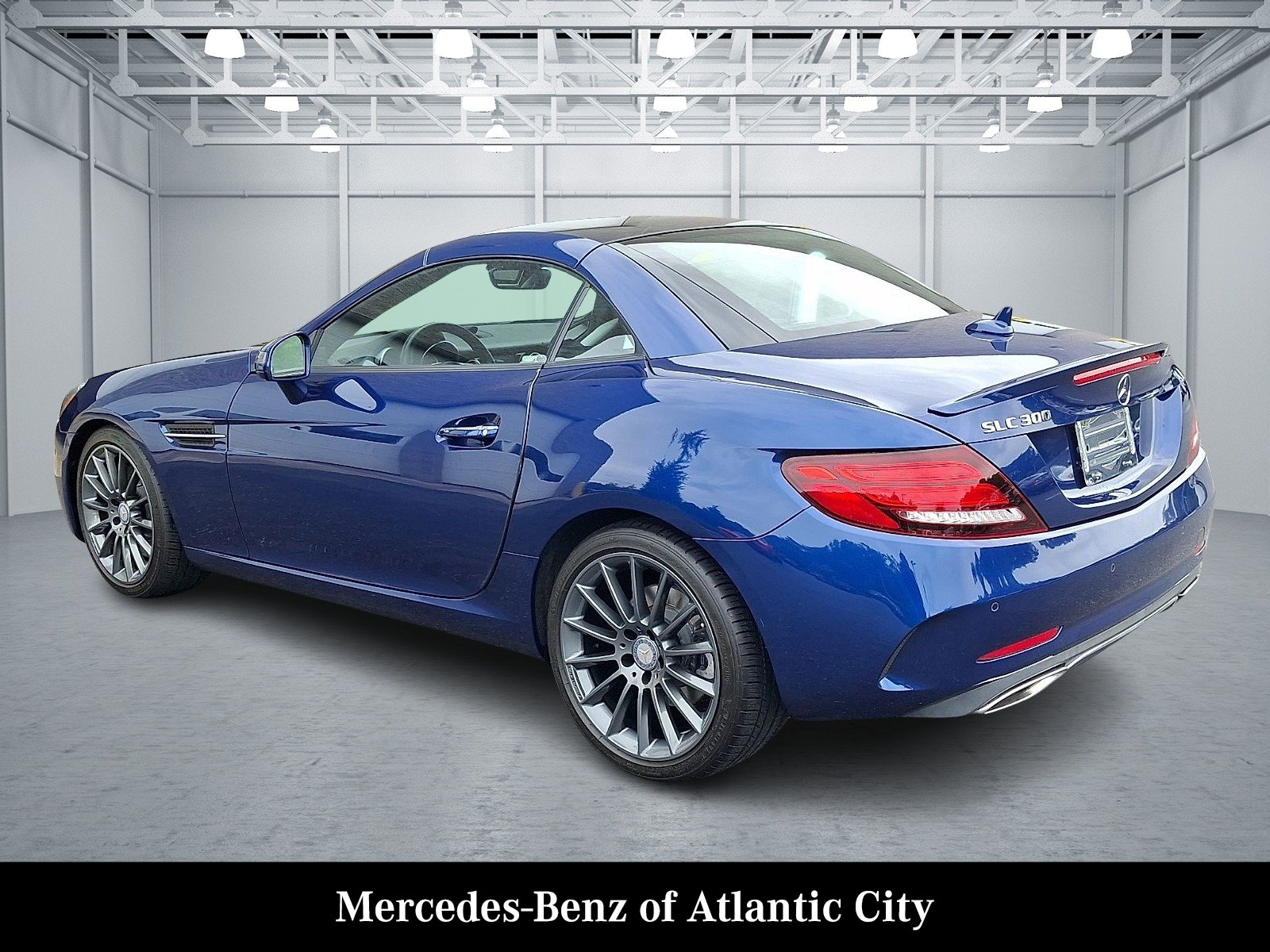 Used 2017 Brilliant Blue Metallic Mercedes-Benz  image 4
