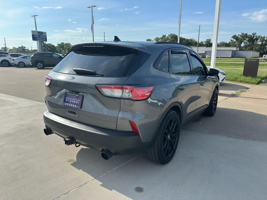 Used 2022 Carbonized Gray Metallic Ford Titanium image 10