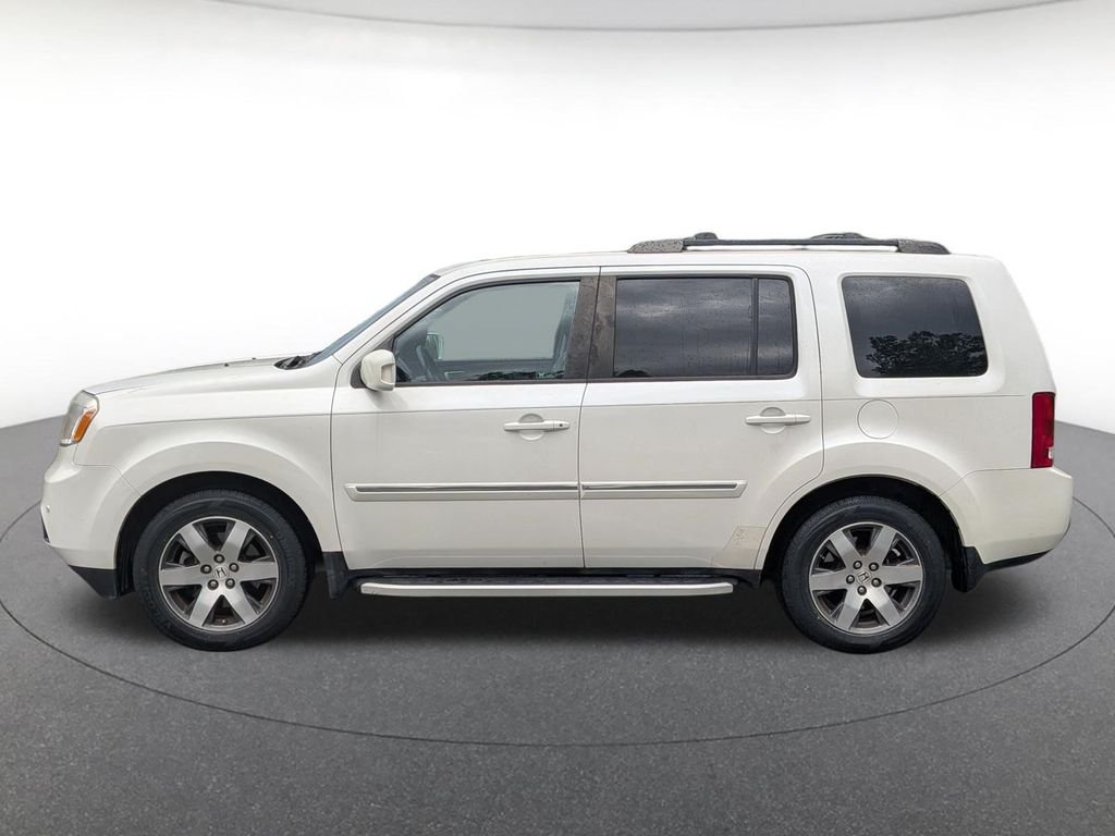 Used 2012 White Honda Touring image 2