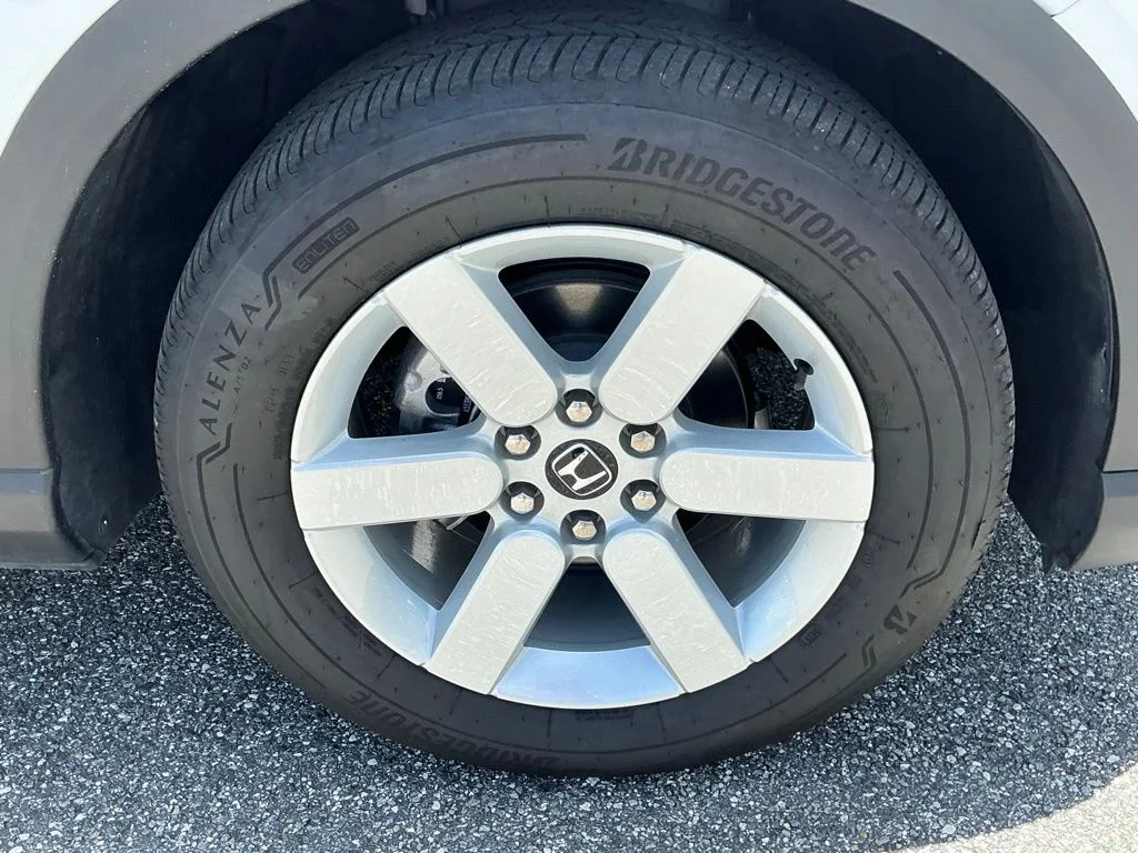 Used 2025  Honda EX image 18