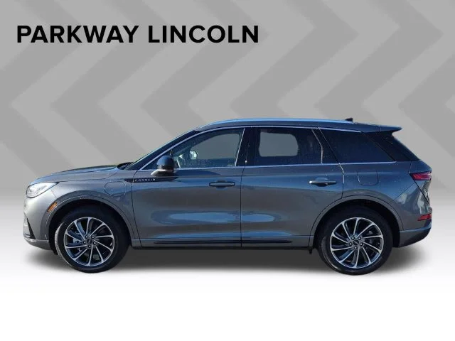 Used 2023 Gray Lincoln Grand Touring image 2