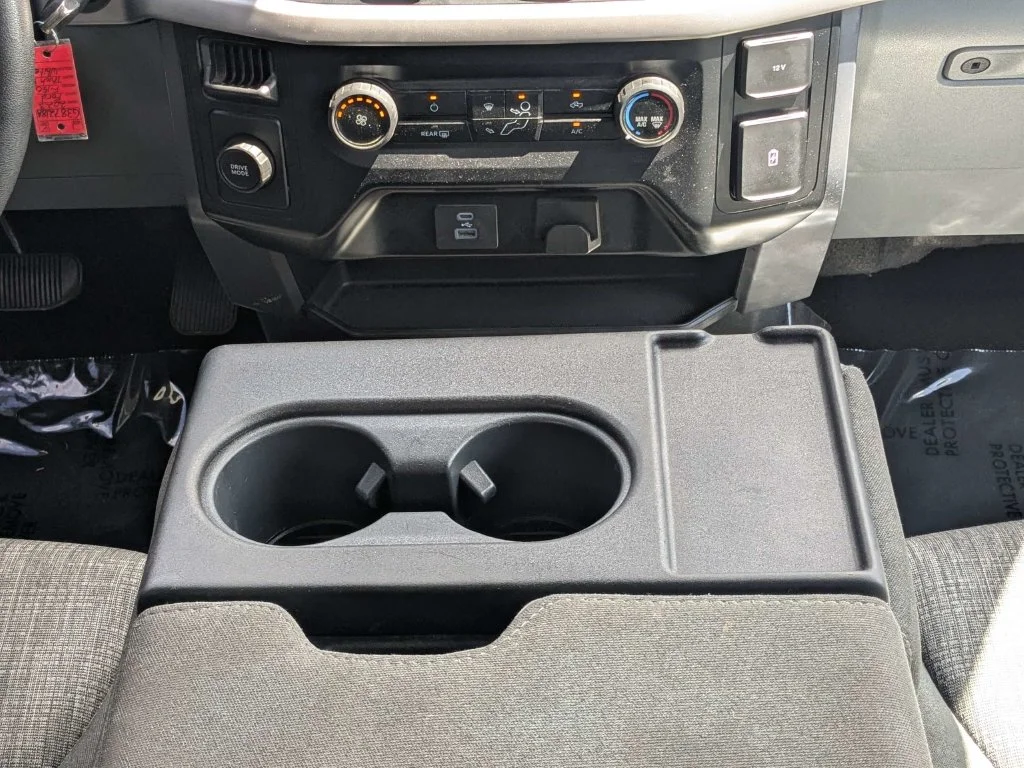 Used 2023 Oxford White Ford XLT image 18