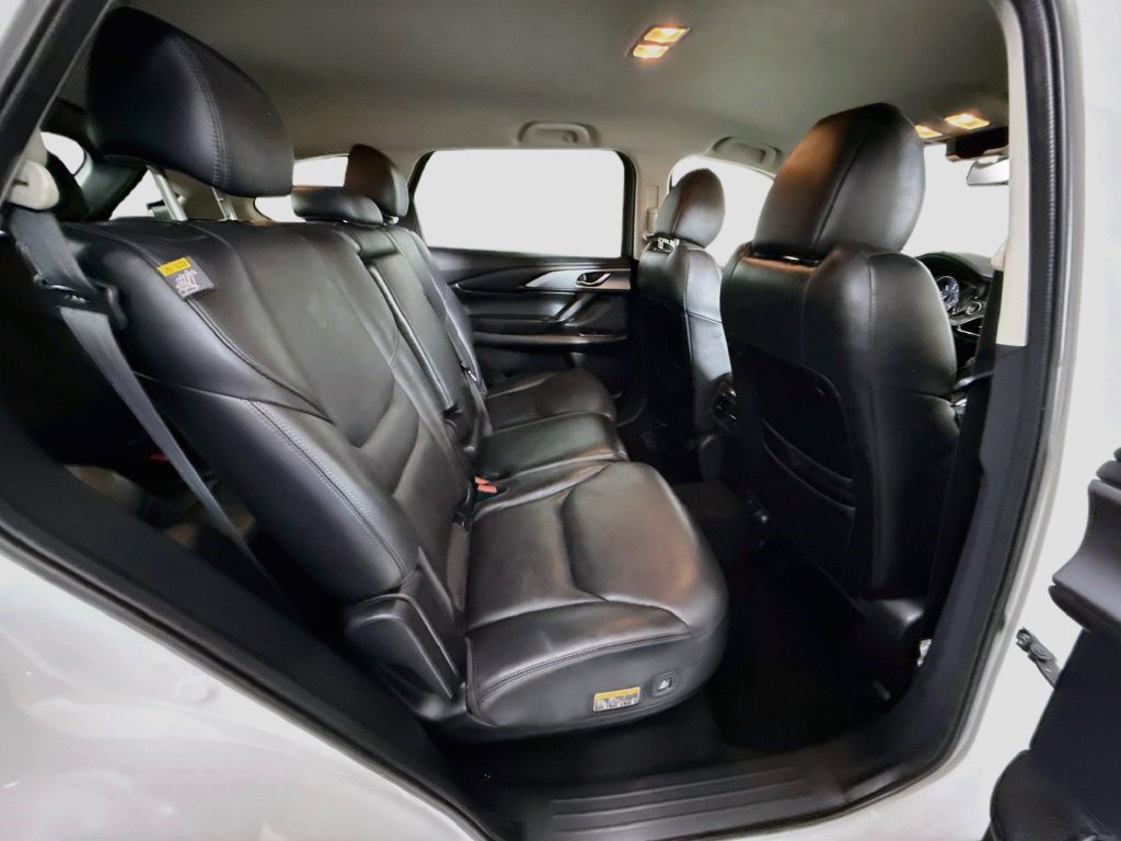 Used 2020 Snowflake White Pearl Mica Mazda Touring image 23