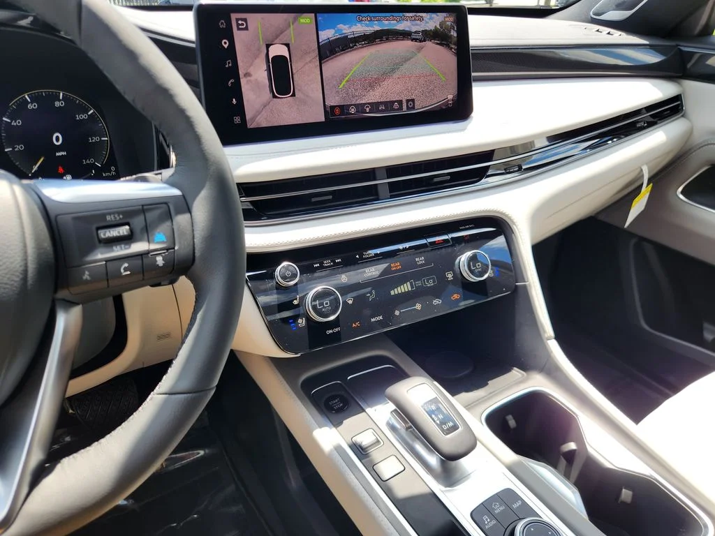 New 2027 GRAND BLUE INFINITI Luxe AWD image 10