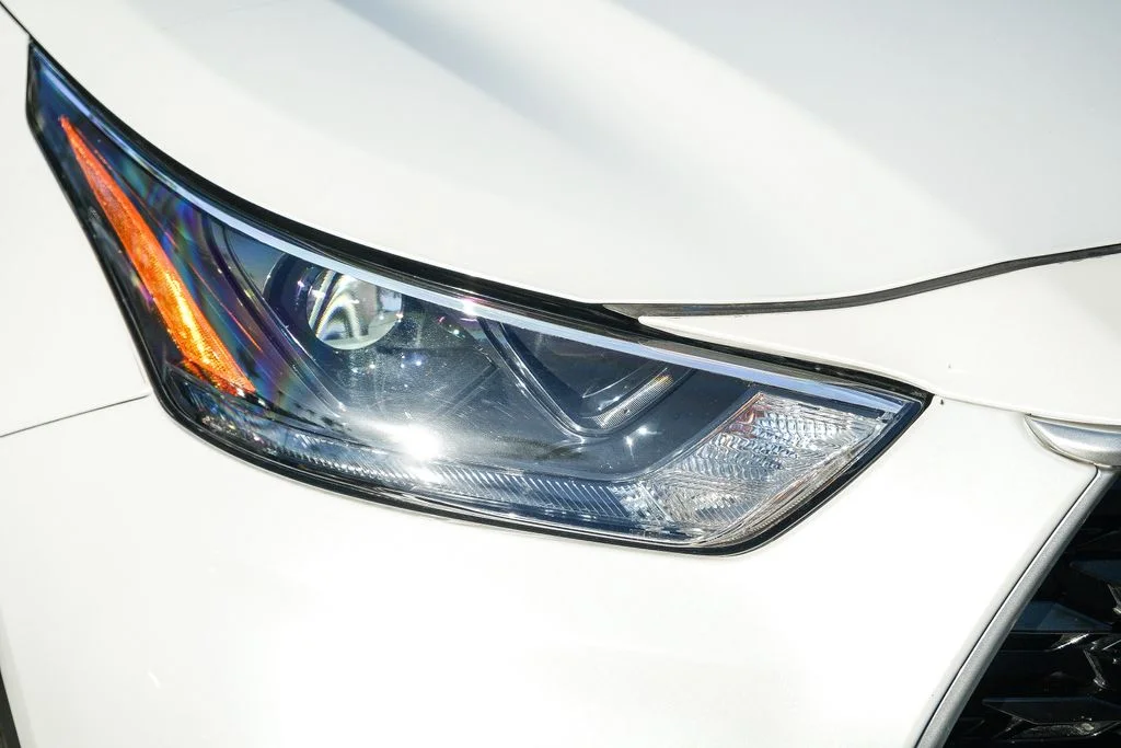 Used 2022 Beige Toyota XLE image 8