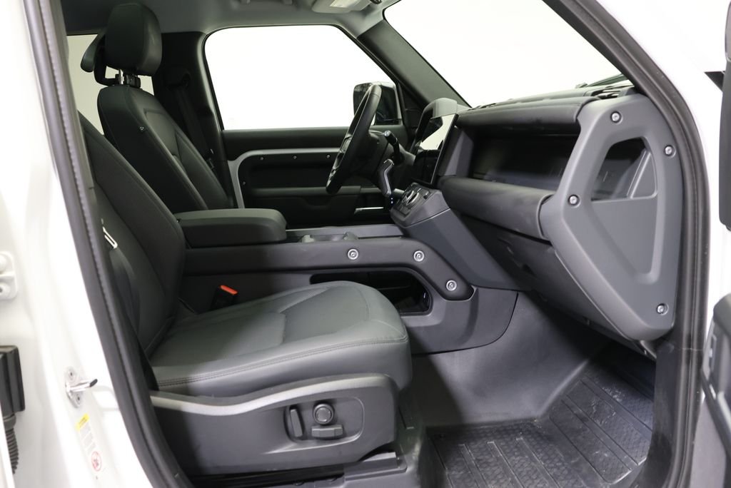 Used 2026 Fuji White Land Rover S image 40