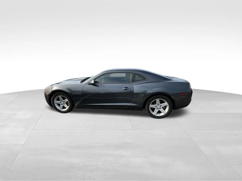 Used 2011 Gray Chevrolet 1LT image 5