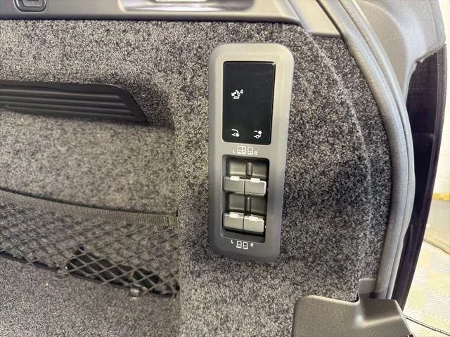 Used 2026 Black Land Rover SE image 15