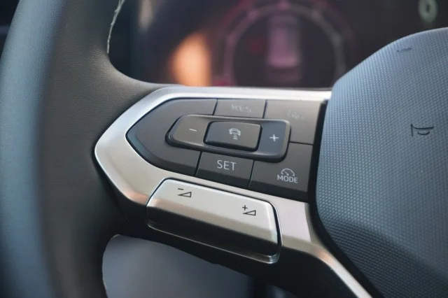 New 2027 Sandstone Volkswagen SE w/Technology image 28