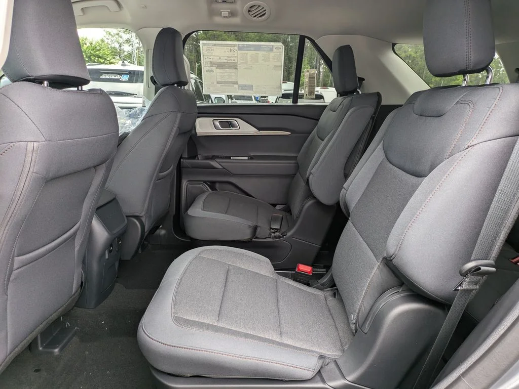 New 2026 Carbonized Gray Metallic Ford Active image 15