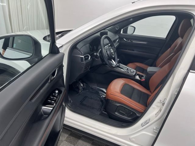Used 2024 Rhodium Mazda 2.5 Carbon Turbo image 13