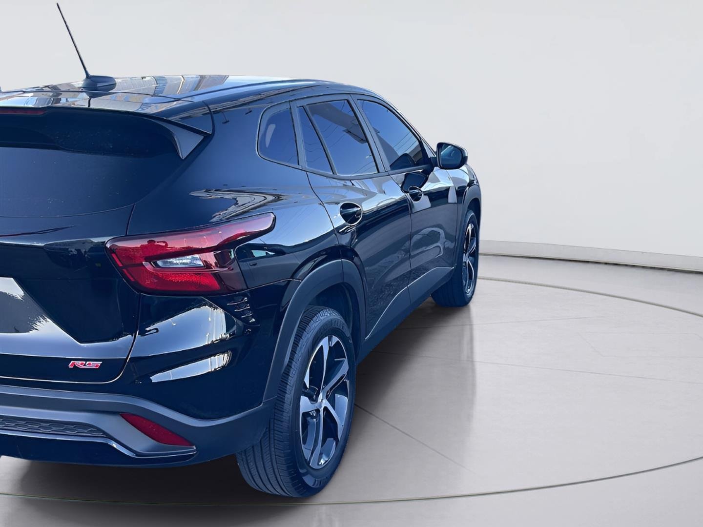 2025 Chevrolet Trax photo 4 of 6