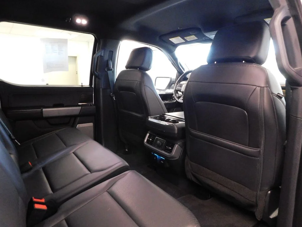 Certified Used 2025 Oxford White Ford Lariat image 40