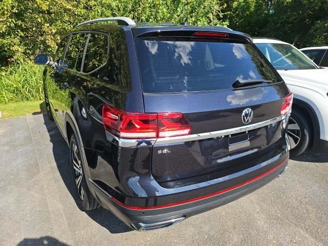 Used 2022 Black Volkswagen 2.0T SEL image 5