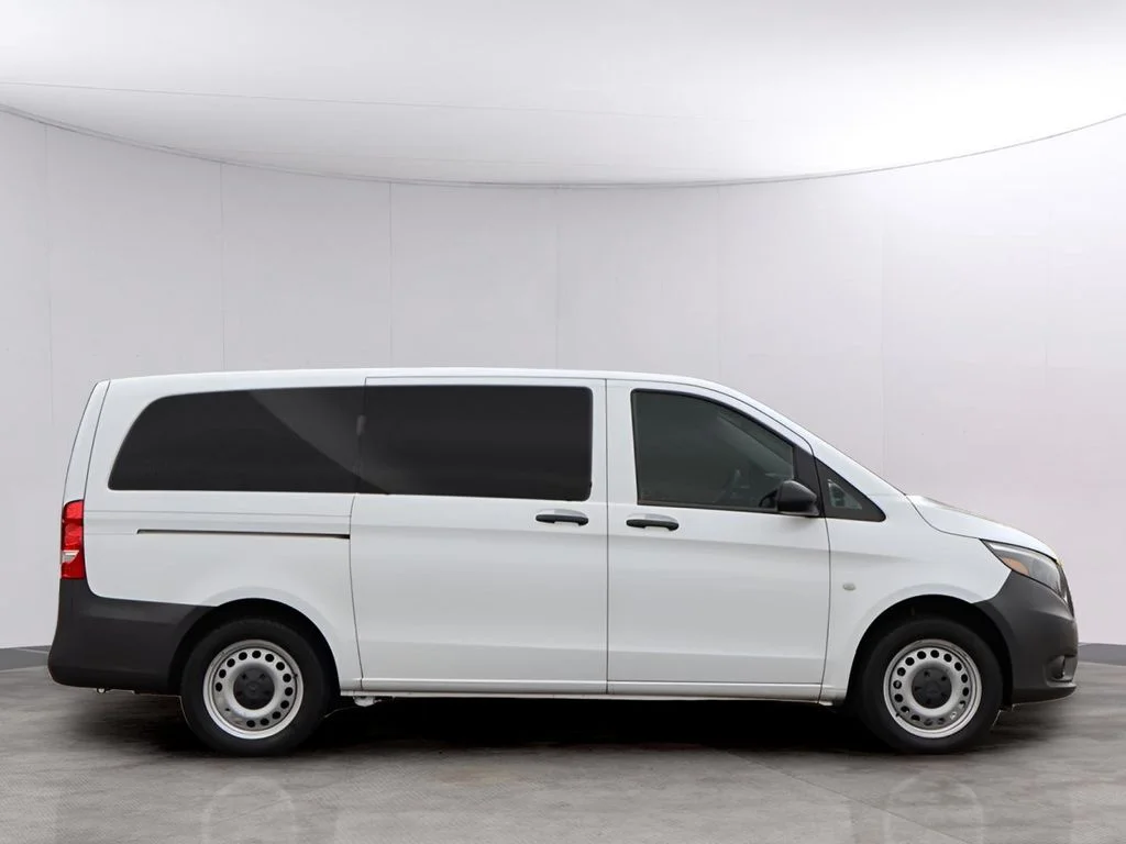 Used 2023  Mercedes-Benz Passenger image 4