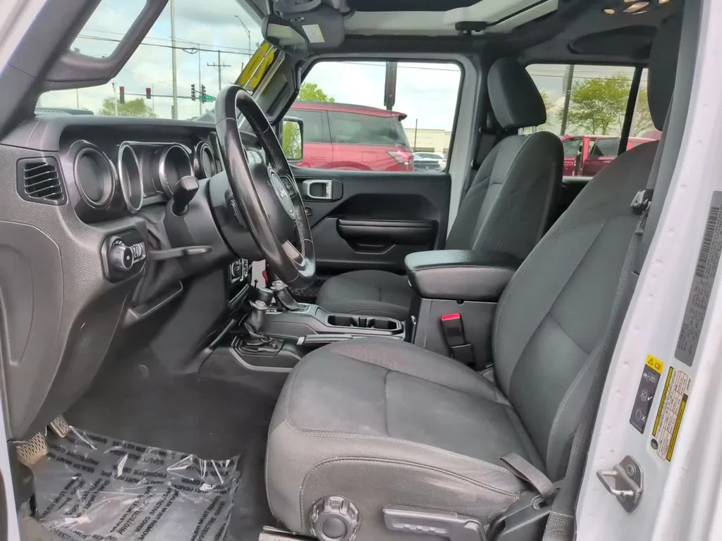 Certified Used 2020 White Jeep Unlimited Sport Altitude image 18