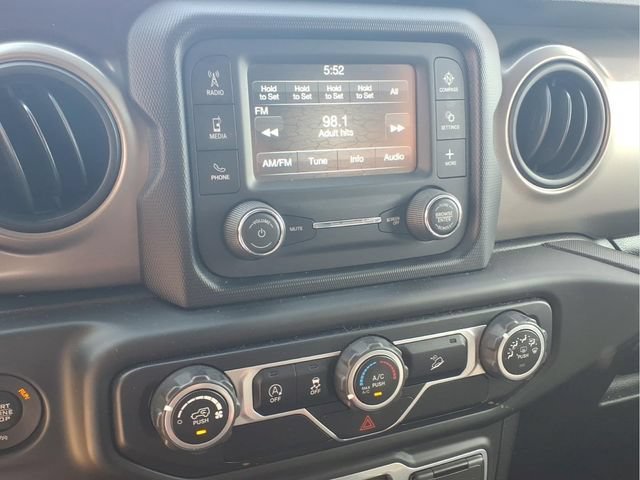Used 2018 Red Jeep Sport S 4x4 image 9