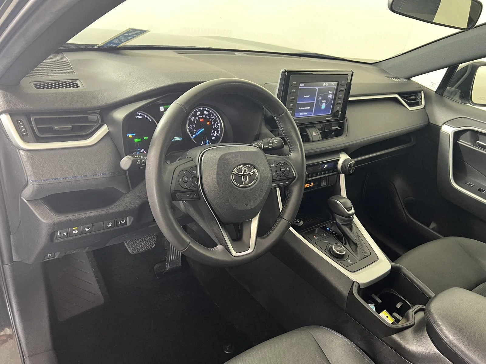 Used 2022 Midnight Black Metallic Toyota Hybrid SE image 10