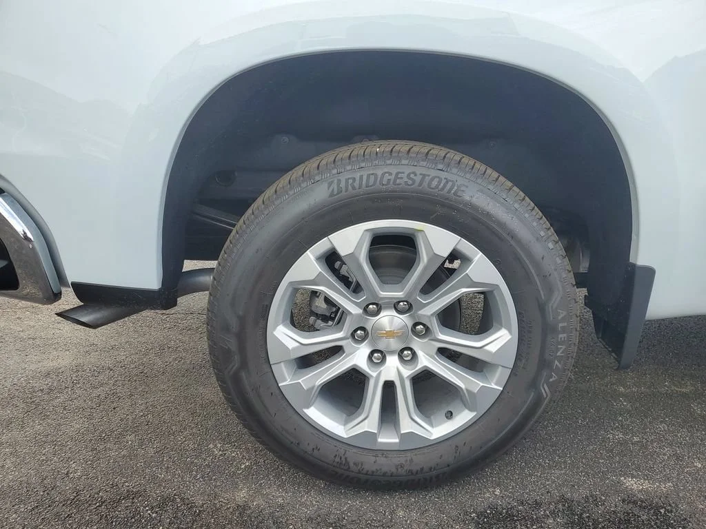 New 2026 Polar White Tricoat Chevrolet LTZ image 40