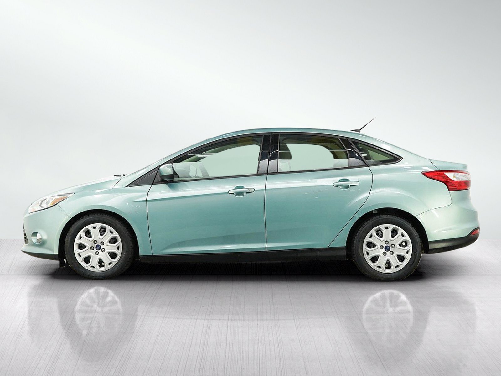 Used 2012 Ford Focus SE with VIN 1FAHP3F23CL247336 for sale in Minneapolis, Minnesota