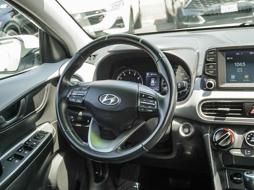 Used 2018 White Hyundai SEL image 16