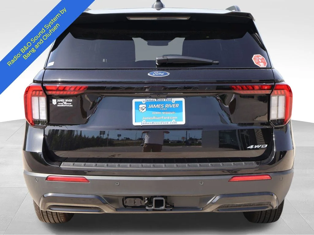 New 2026 Agate Black Metallic Ford ST-Line image 4