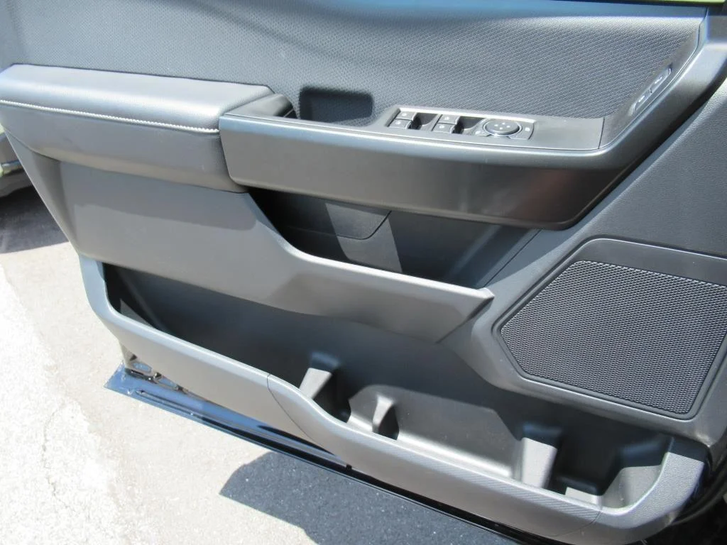 2025 Ford F-150 STX - Photo 25