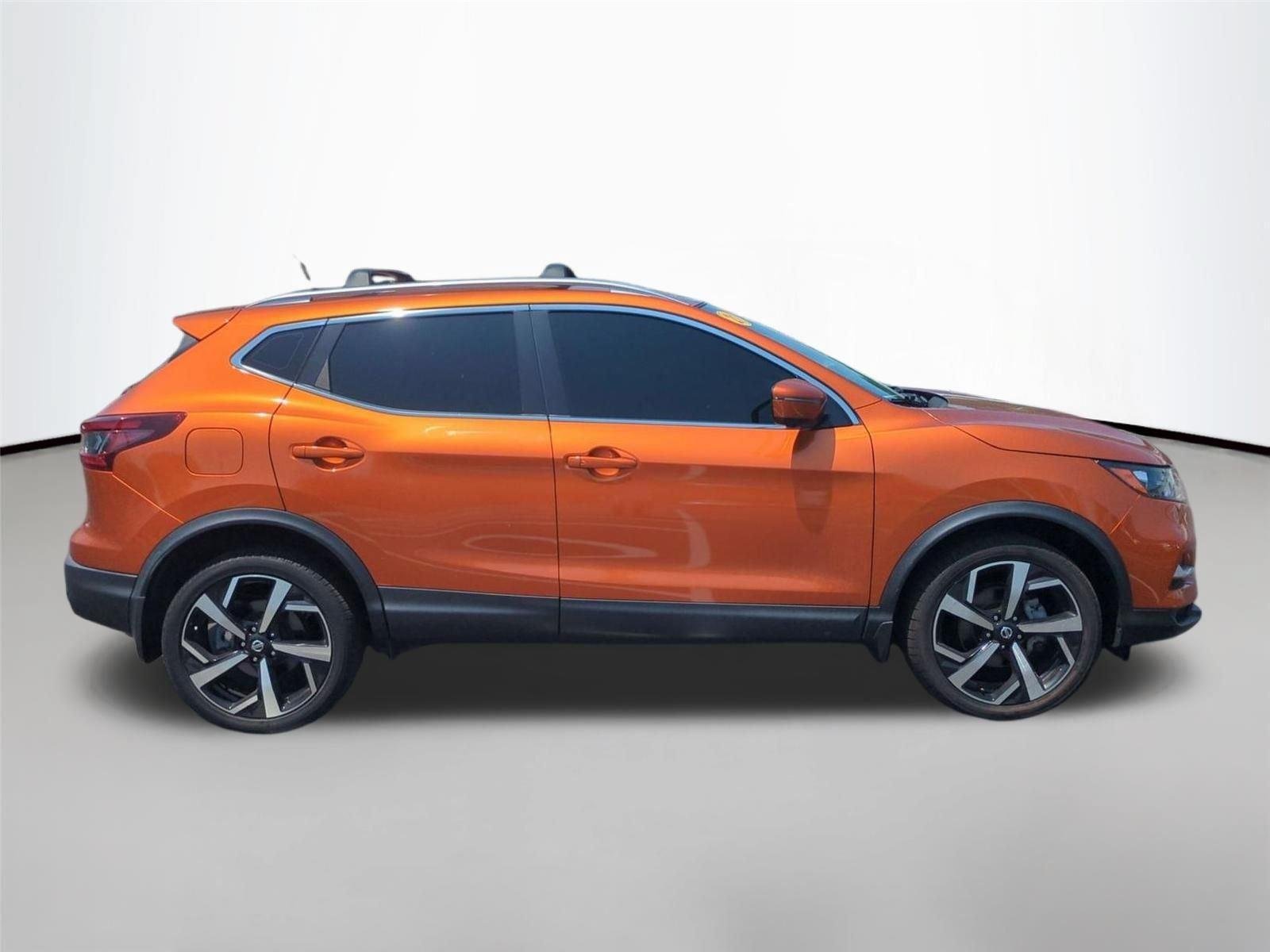 Used 2021 Monarch Orange Metallic Nissan SL image 6
