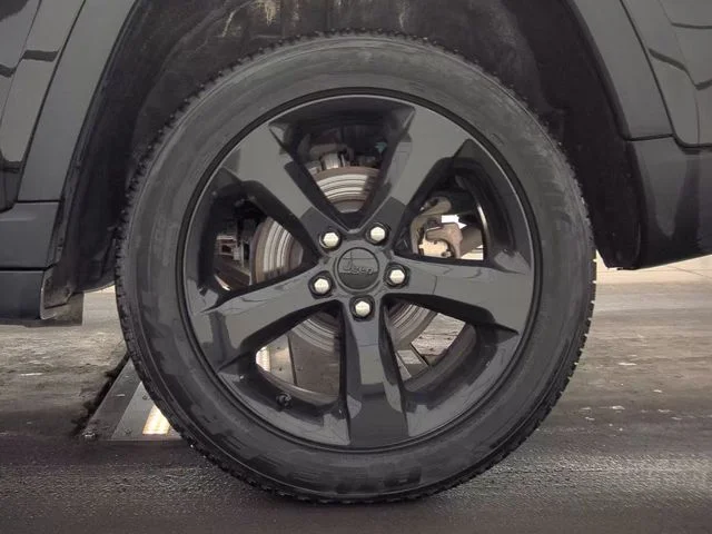 Used 2024 Black Jeep Altitude X image 9