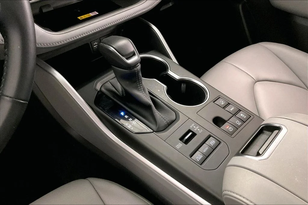 Used 2023 Beige Toyota XLE image 19