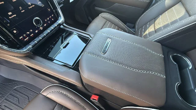 2027 GMC Yukon Denali Ultimate - Photo 13