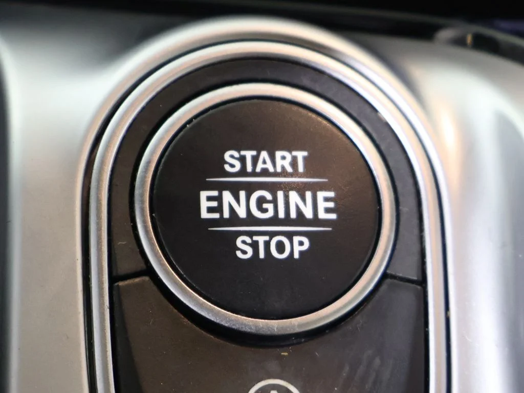 Used 2022 Polar White Mercedes-Benz GLB 250 image 40