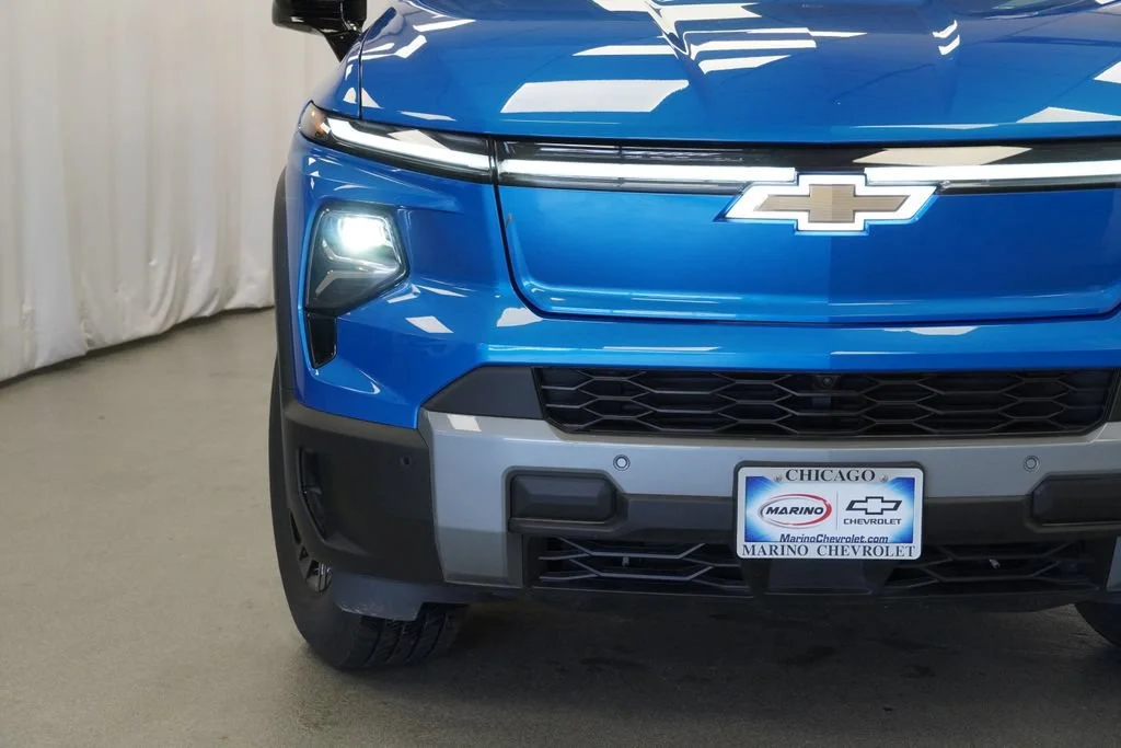 New 2026 Riptide Blue Metallic Chevrolet LT - Extended Range image 33