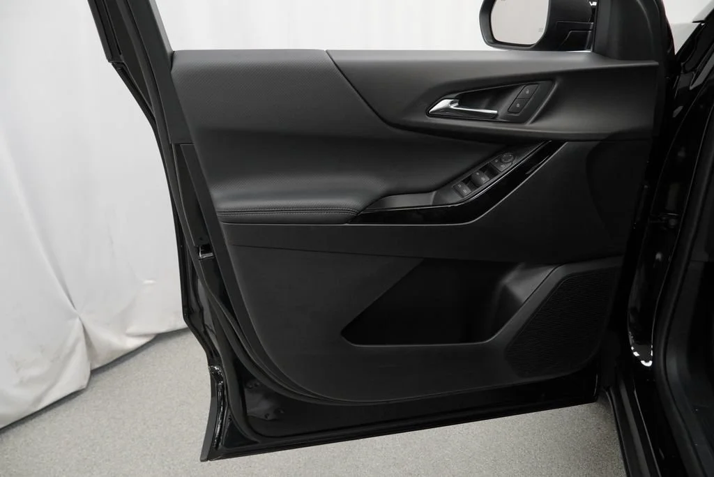 2027 Chevrolet Equinox LT - Photo 22