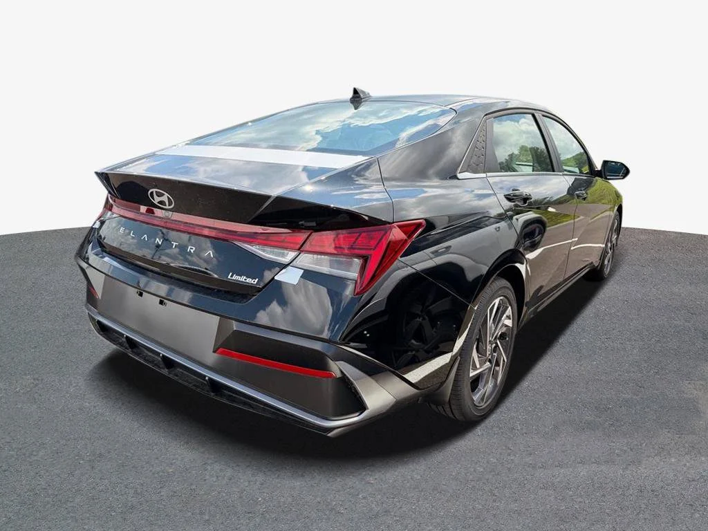 Used 2026 Black Hyundai Limited image 3