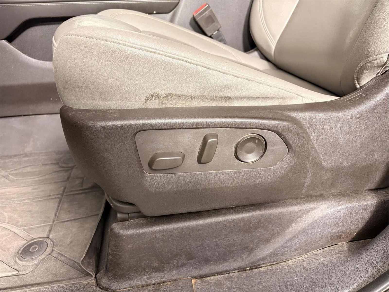 Used 2022 Midnight Blue Metallic Chevrolet LT image 13