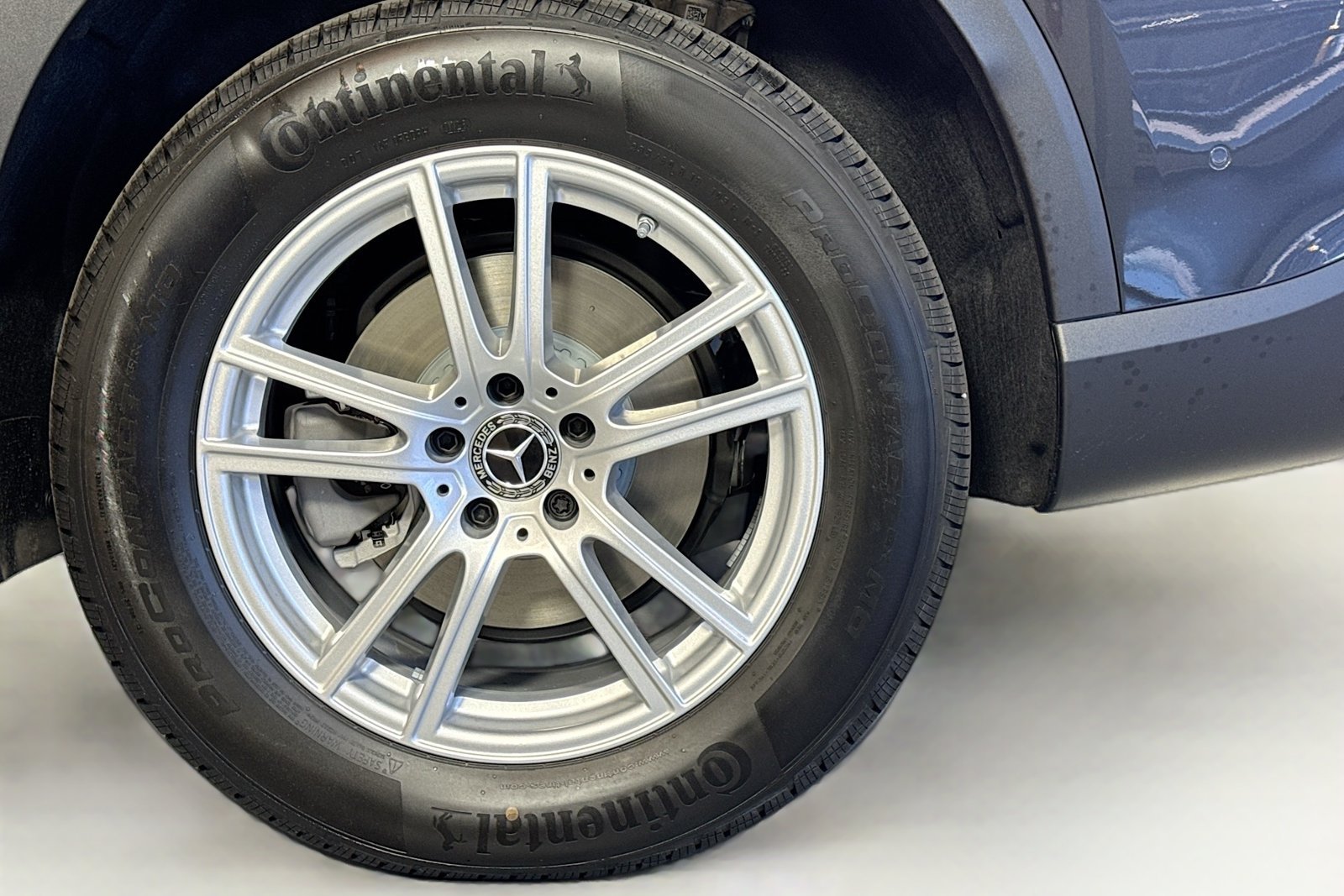 New 2026 Graphite Grey Metallic Mercedes-Benz GLC 300 image 29