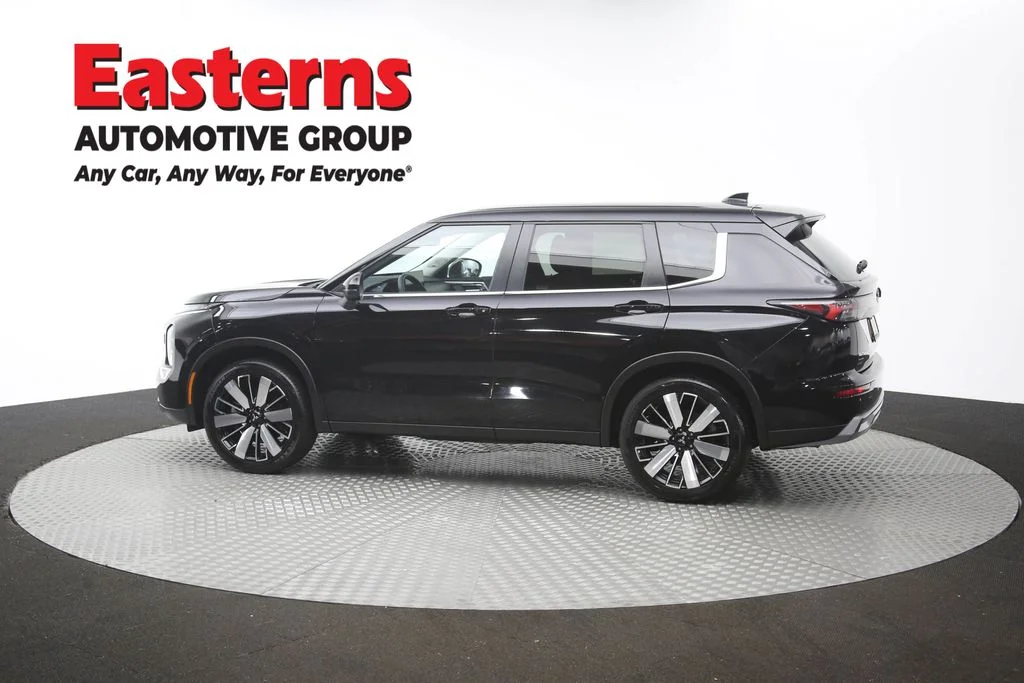 Used 2025 Black Mitsubishi SE image 62