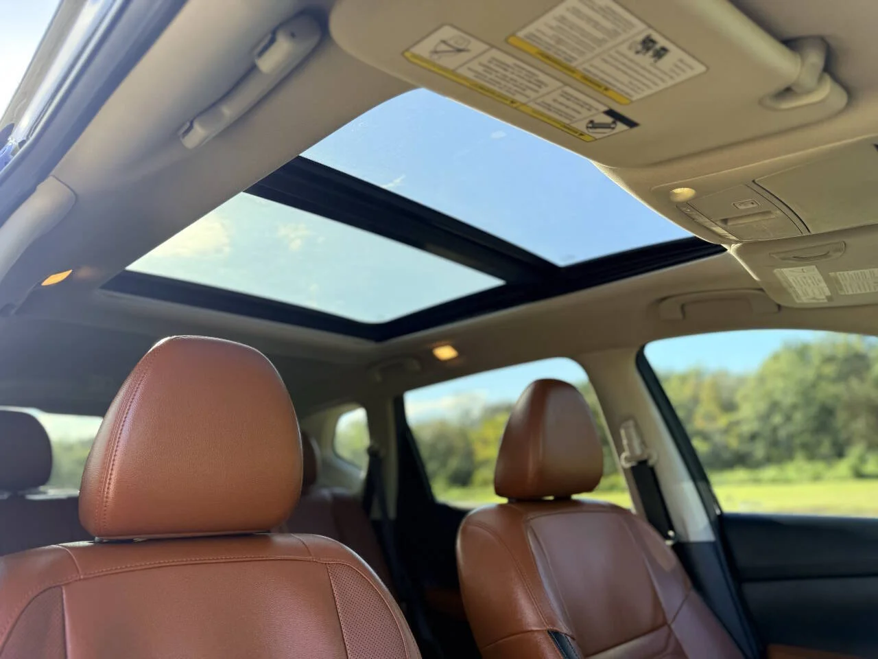 Used 2019 Black Nissan SL 4dr Crossover image 11