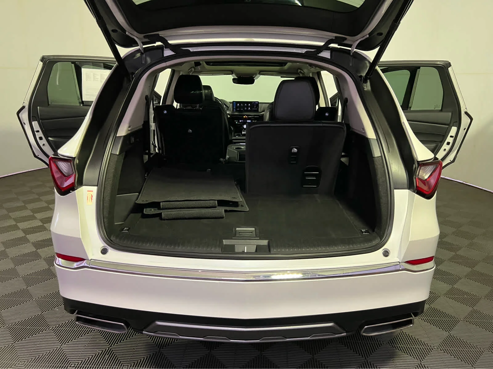 Certified Used 2025 Platinum White Pearl Acura  image 28