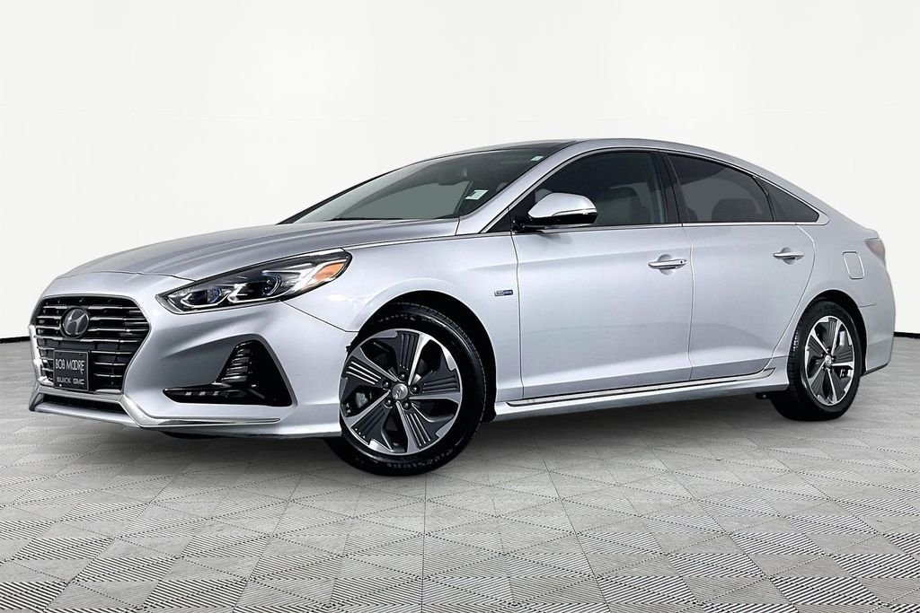 Used 2019 Silver Hyundai Limited image 1