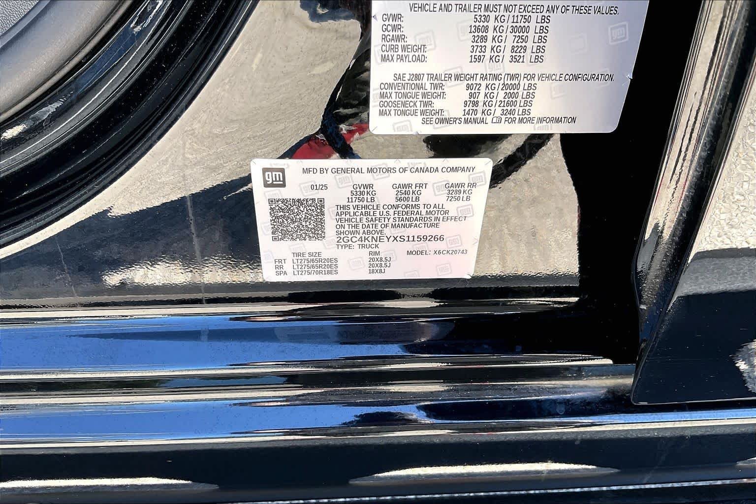 Used 2025 Black Chevrolet LT image 32