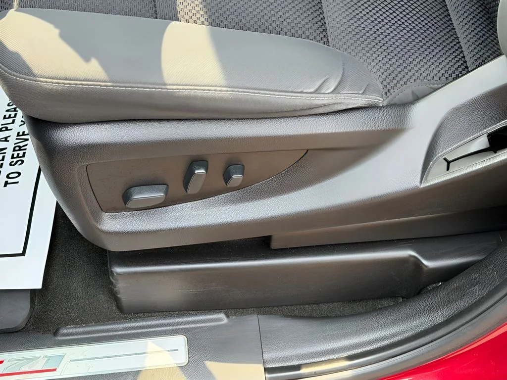 Used 2018 Cajun Red Tintcoat Chevrolet LT image 22