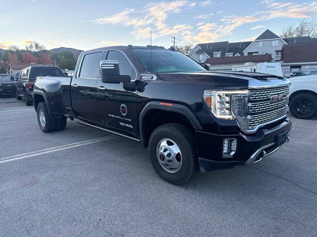 Used 2023 Onyx Black GMC Denali image 2