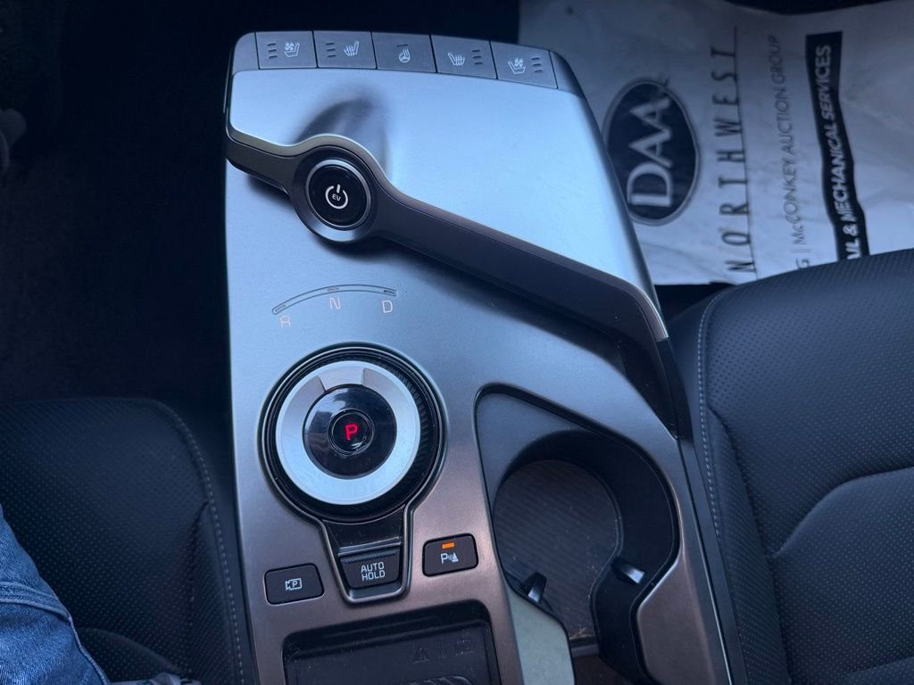 Used 2024 Interstellar Gray Kia Wind image 14