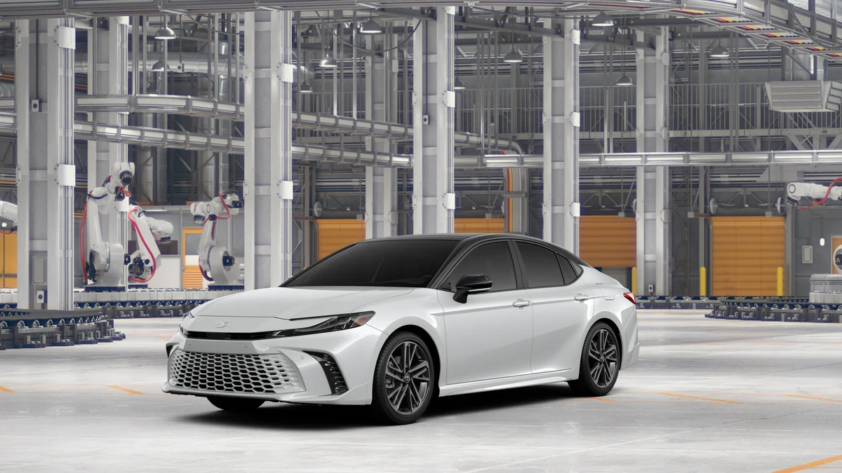 2026 Toyota Camry XSE Hybrid's photo