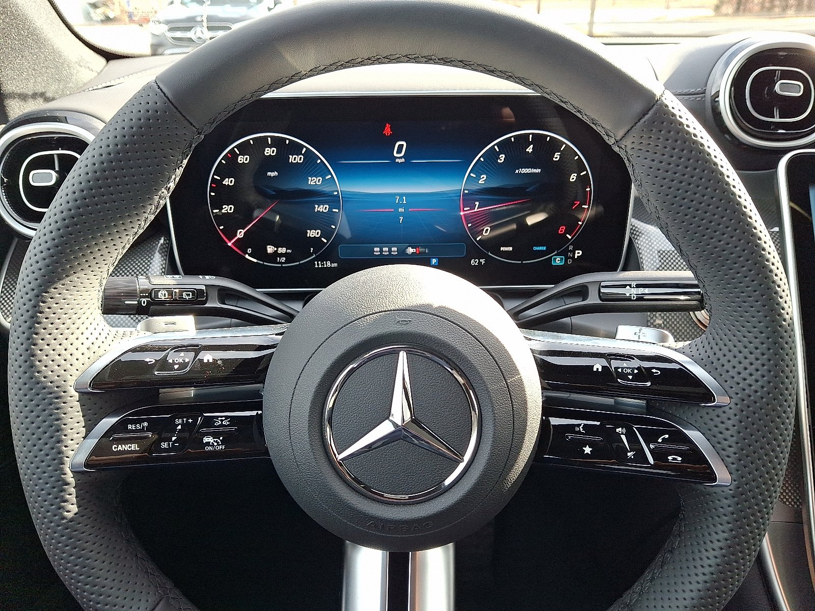New 2026 MANUFAKTUR Moonlight White Metallic Mercedes-Benz GLC 300 image 13