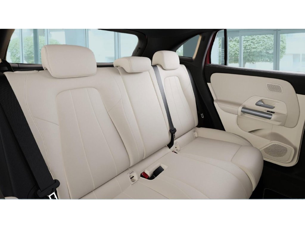 New 2026 MANUFAKTUR Patagonia Red Metallic Mercedes-Benz GLA 250 image 5