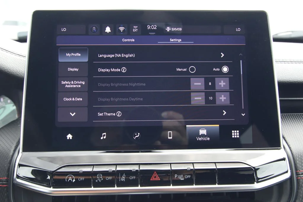 Used 2025 Black Jeep Trailhawk image 32